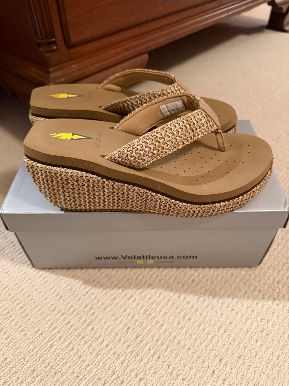 NWT Volatile Tan Woven Platform Wedge Flip Flops; Size 7